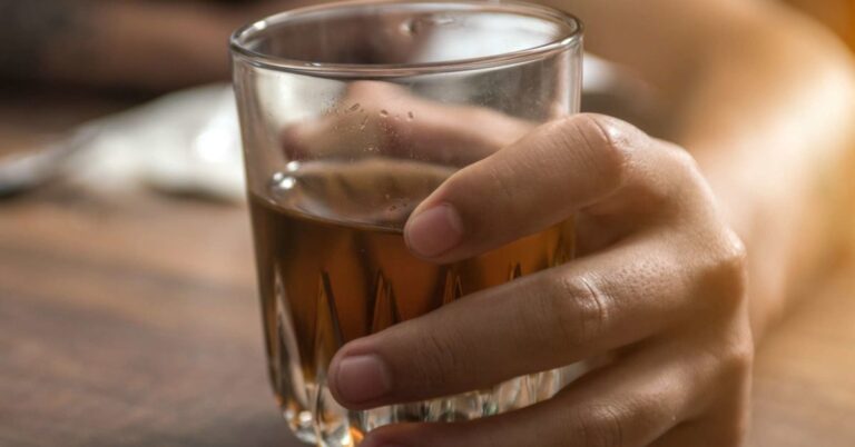 Signs and symptoms of alcohol poisoning